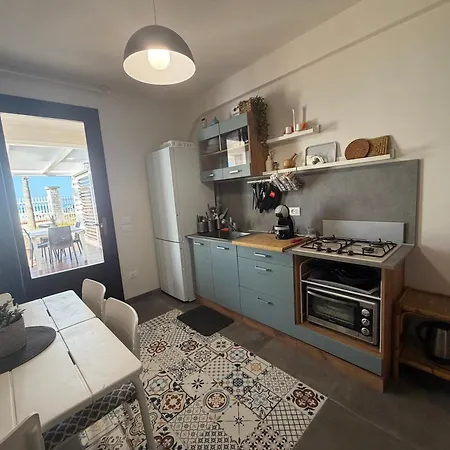 Casa Sulla * カステッランマーレ・デル・ゴルフォ