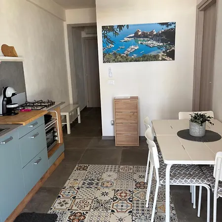 Casa Sulla アパート カステッランマーレ・デル・ゴルフォ